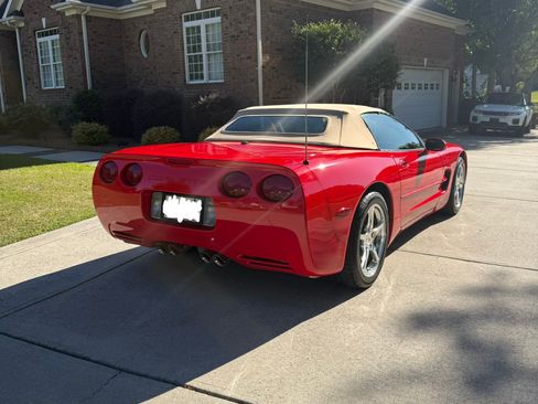 Used 1998 Chevrolet Corvette Convertible RWD image 4