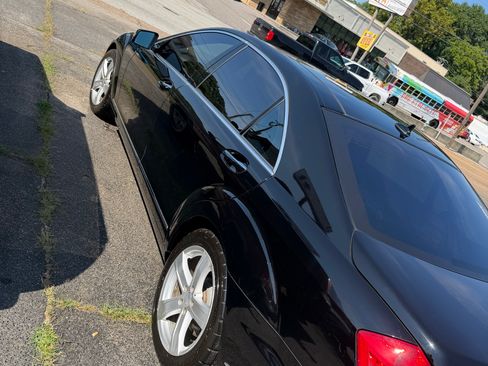 Used 2011 Mercedes-Benz S 550 4MATIC image 1
