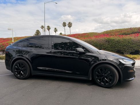 Used 2023 Tesla Model X AWD/4WD image 1
