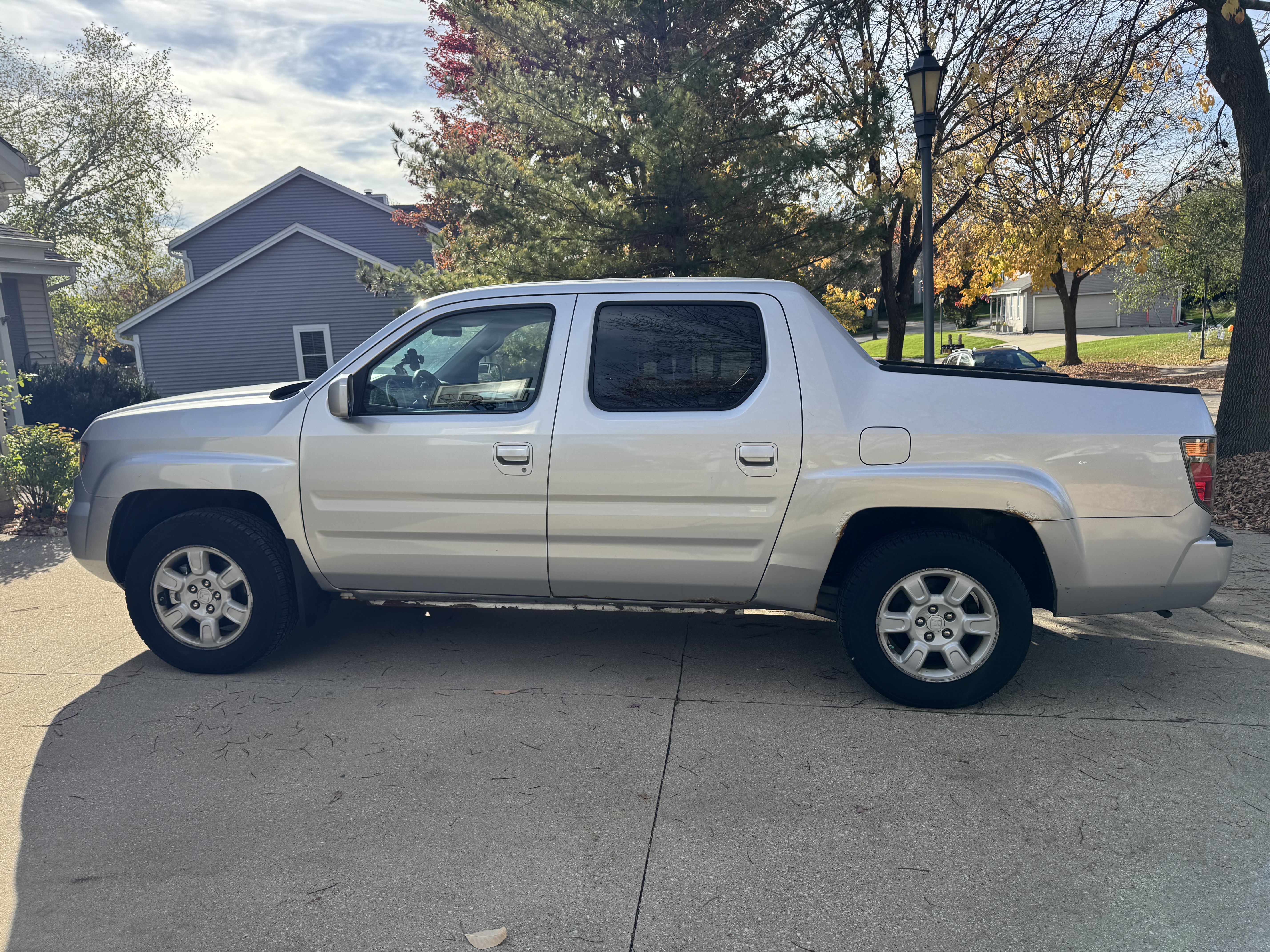 Used 2006 Honda Ridgeline RTS image 2