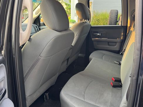 Used 2017 RAM 1500 Classic SLT RWD image 5