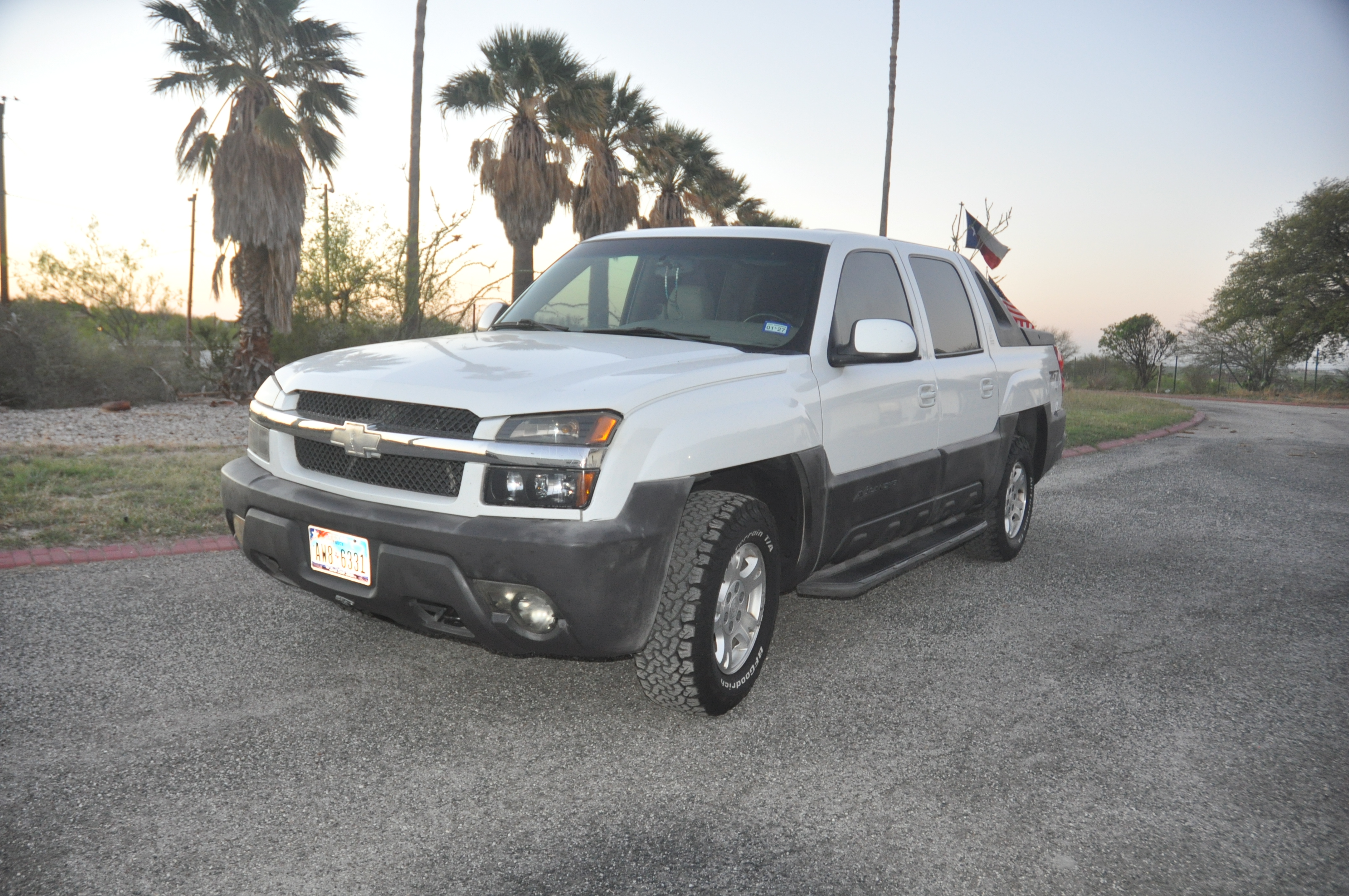 Used 2003 Chevrolet Avalanche 4x4 w/ Suspension Package, Off-Road image 5