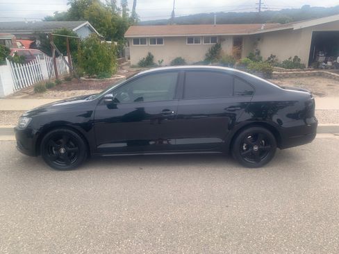 Used 2012 Volkswagen Jetta SE image 2