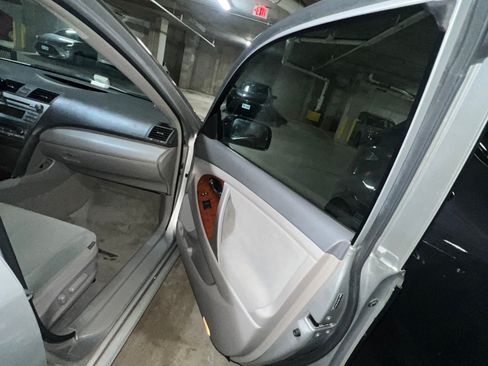 Used 2009 Toyota Camry XLE image 19