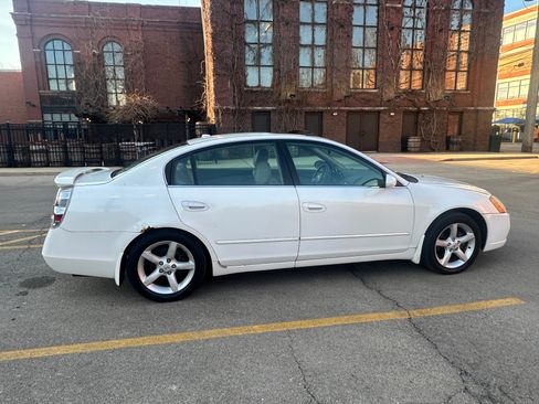 Used 2006 Nissan Altima 3.5 SE w/ (X01) Leather Pkg image 9