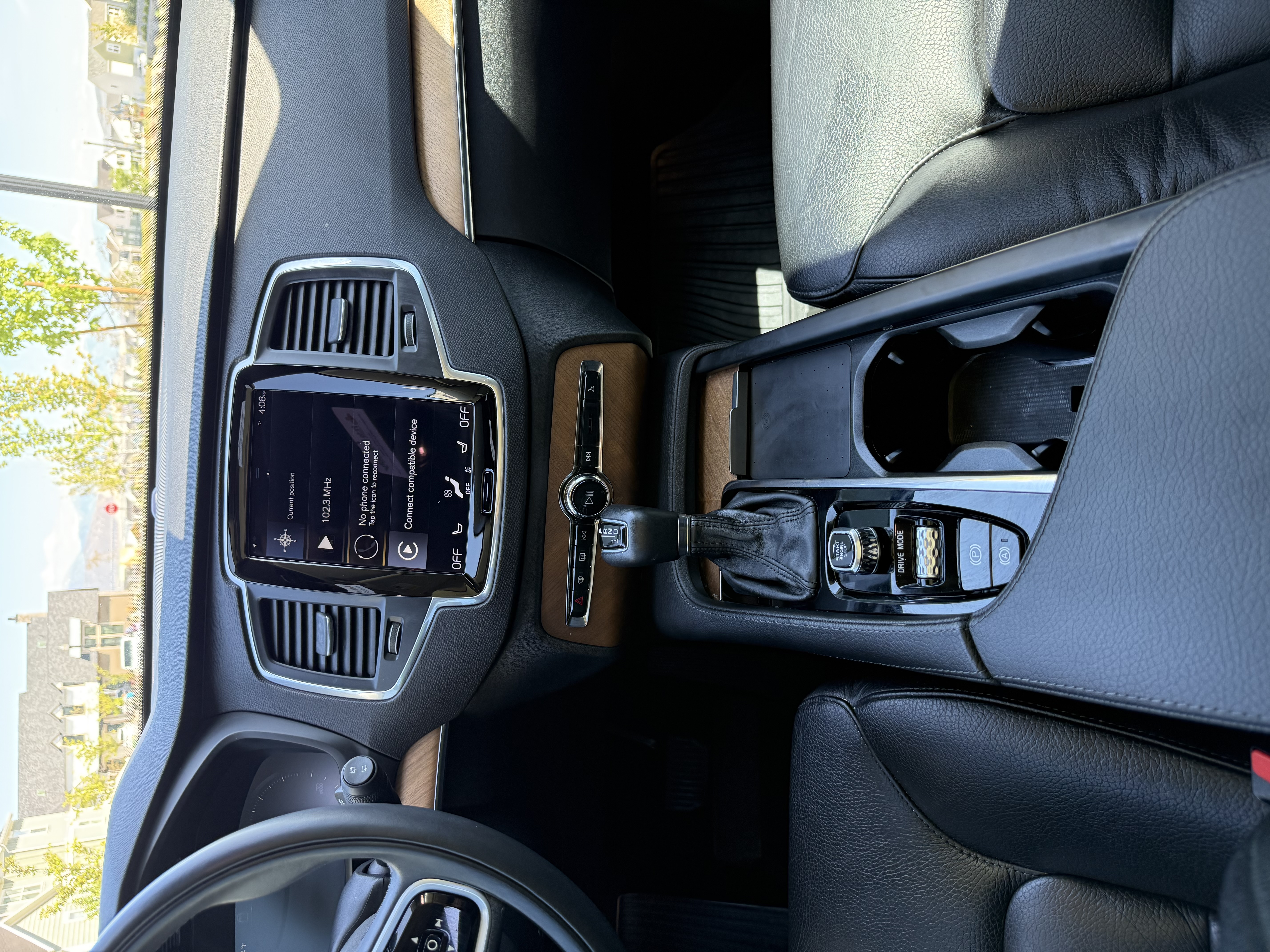 Used 2021 Volvo XC90 T5 Momentum w/ Protection Package AWD/4WD image 13