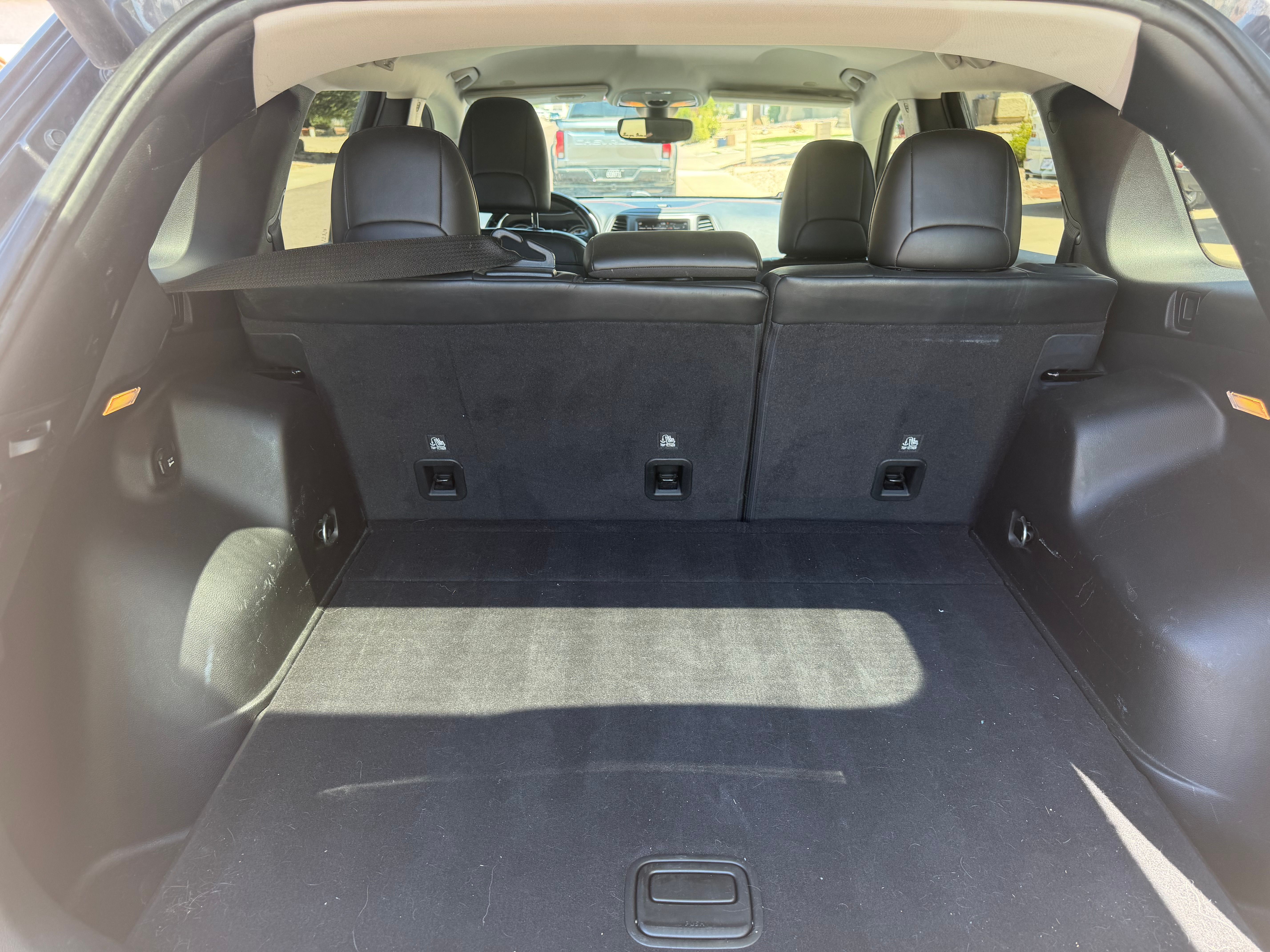 Used 2020 Jeep Cherokee Trailhawk w/ Comfort/Convenience Group AWD/4WD image 8