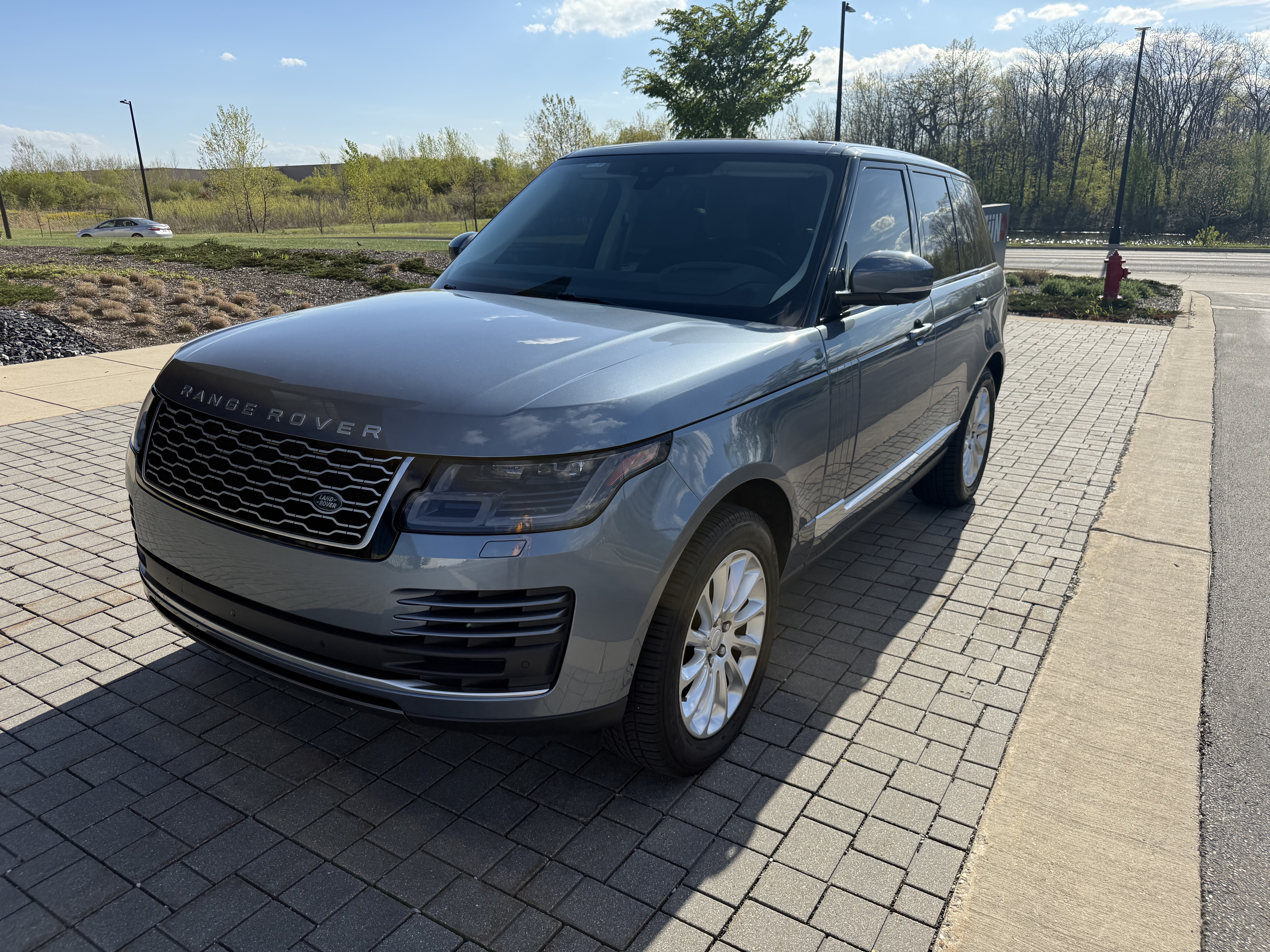 Used 2018 Land Rover Range Rover HSE AWD/4WD image 2