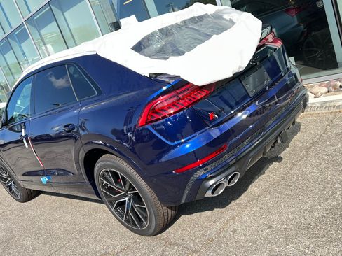 Used 2022 Audi SQ8 Premium Plus w/ Executive Package image 9