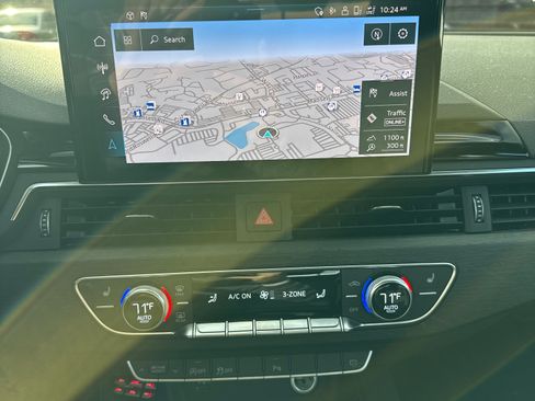 Used 2025 Audi A4 2.0T Premium Plus image 8