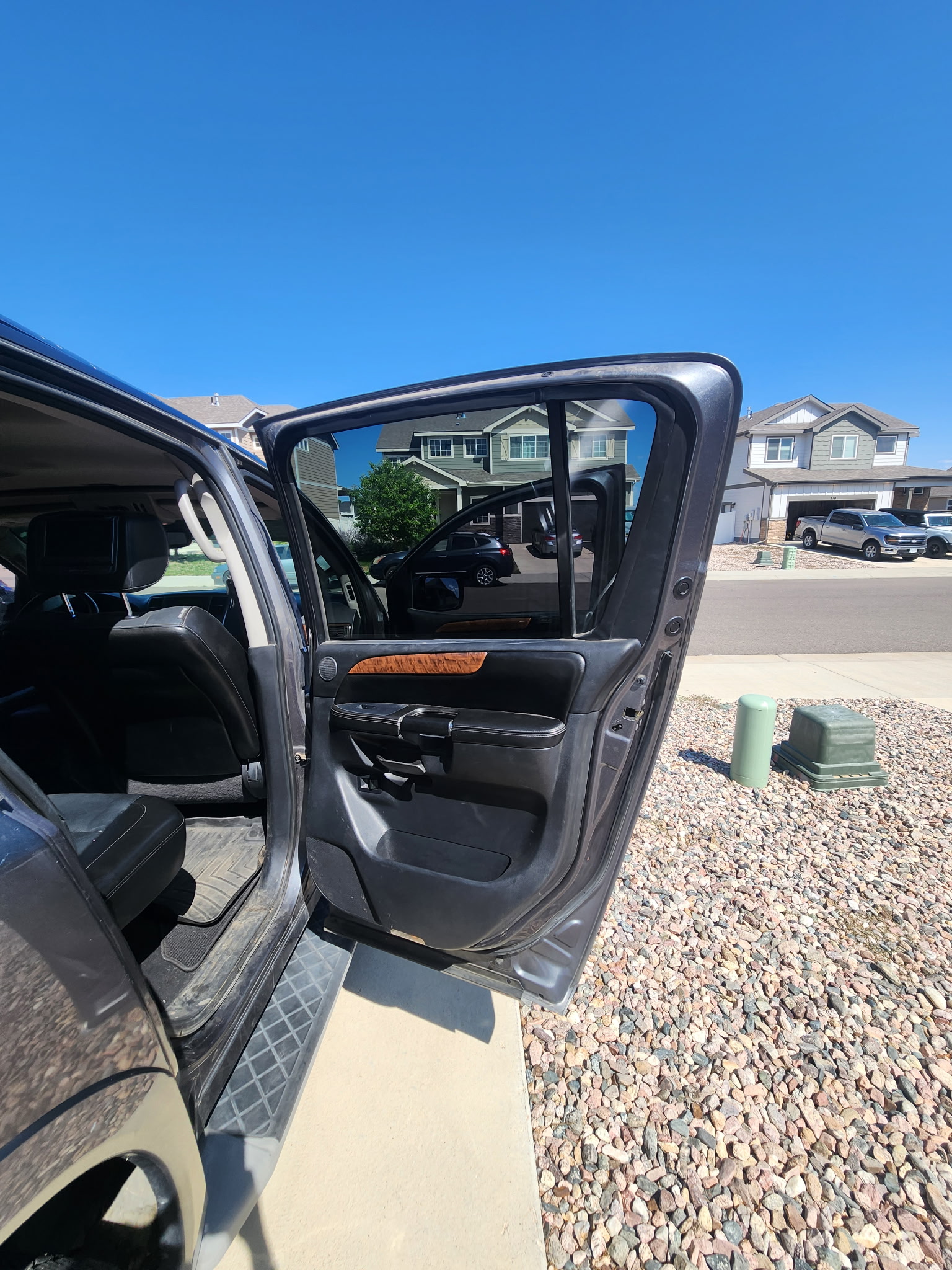 Used 2014 Nissan Armada Platinum AWD/4WD image 9