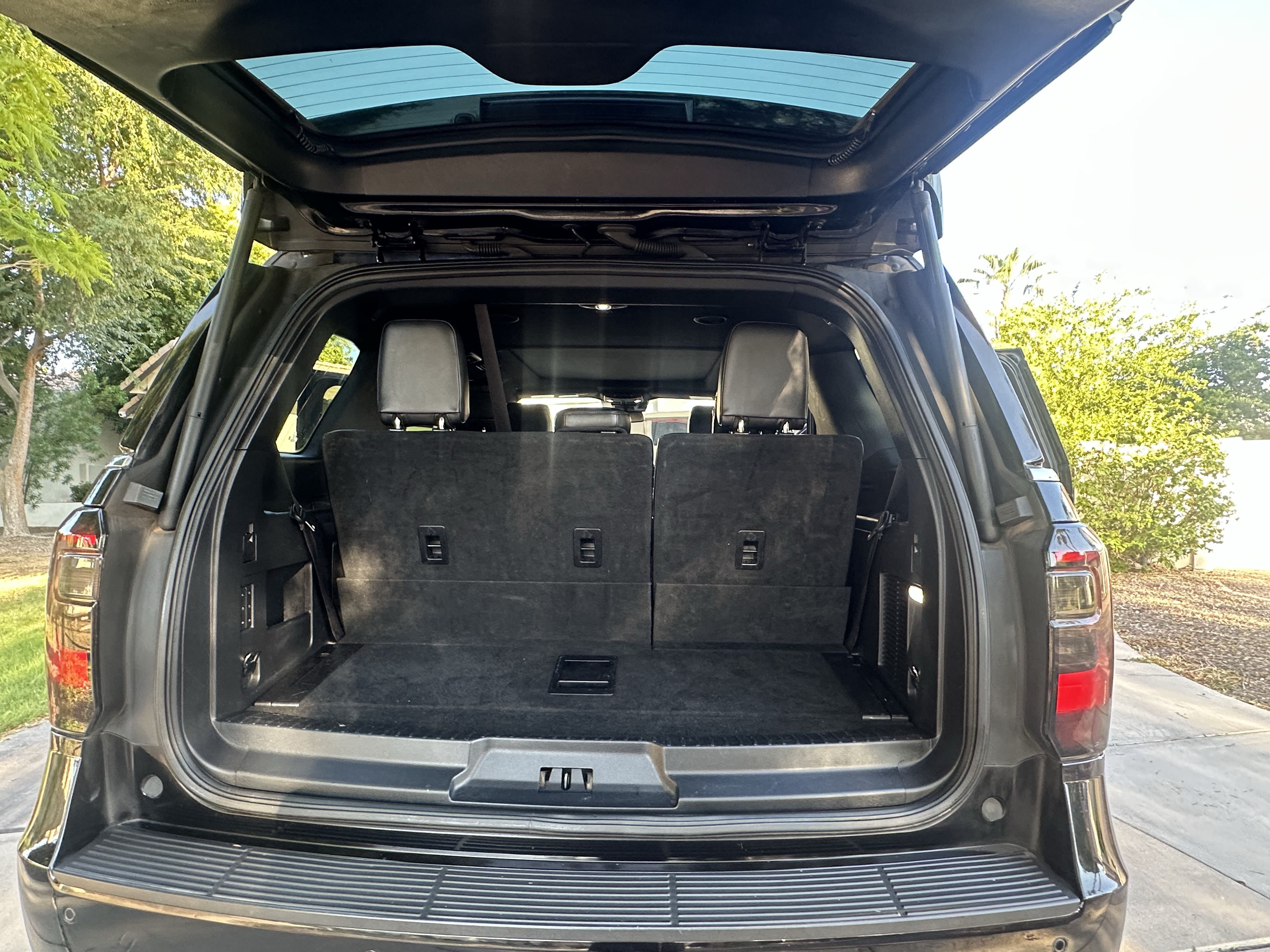 Used 2018 Ford Expedition Limited w/ Equipment Group 301A AWD/4WD image 11