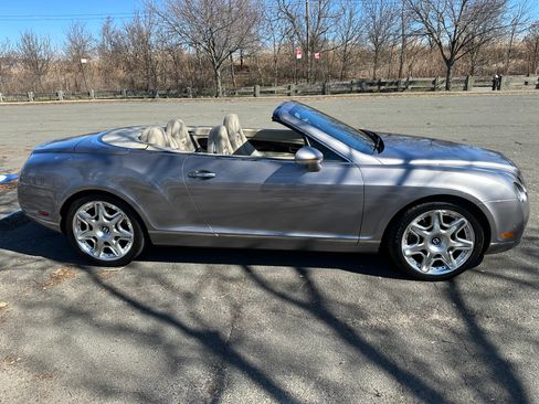 Used 2009 Bentley Continental GTC image 2