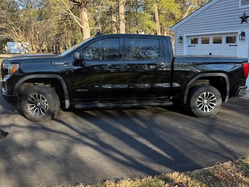 Used 2019 GMC Sierra 1500 AT4 w/ Off Road Performance Package image 8
