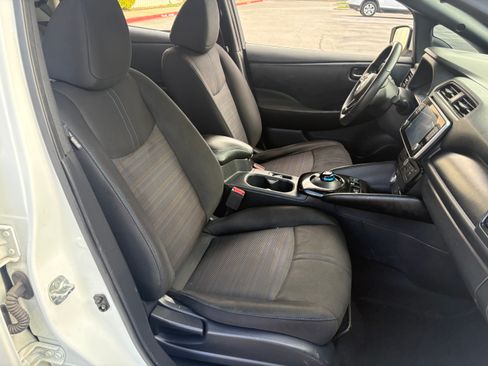 Used 2020 Nissan Leaf SV w/ SV Technology Package image 15