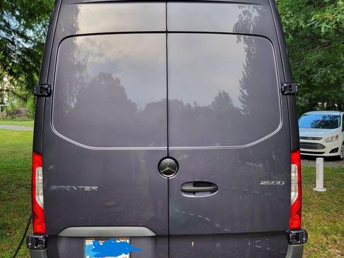 Used 2023 Mercedes-Benz Sprinter 2500 image 8