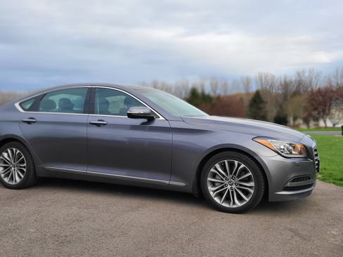 Used 2015 Hyundai Genesis 3.8 w/ Option Group 03 image 1