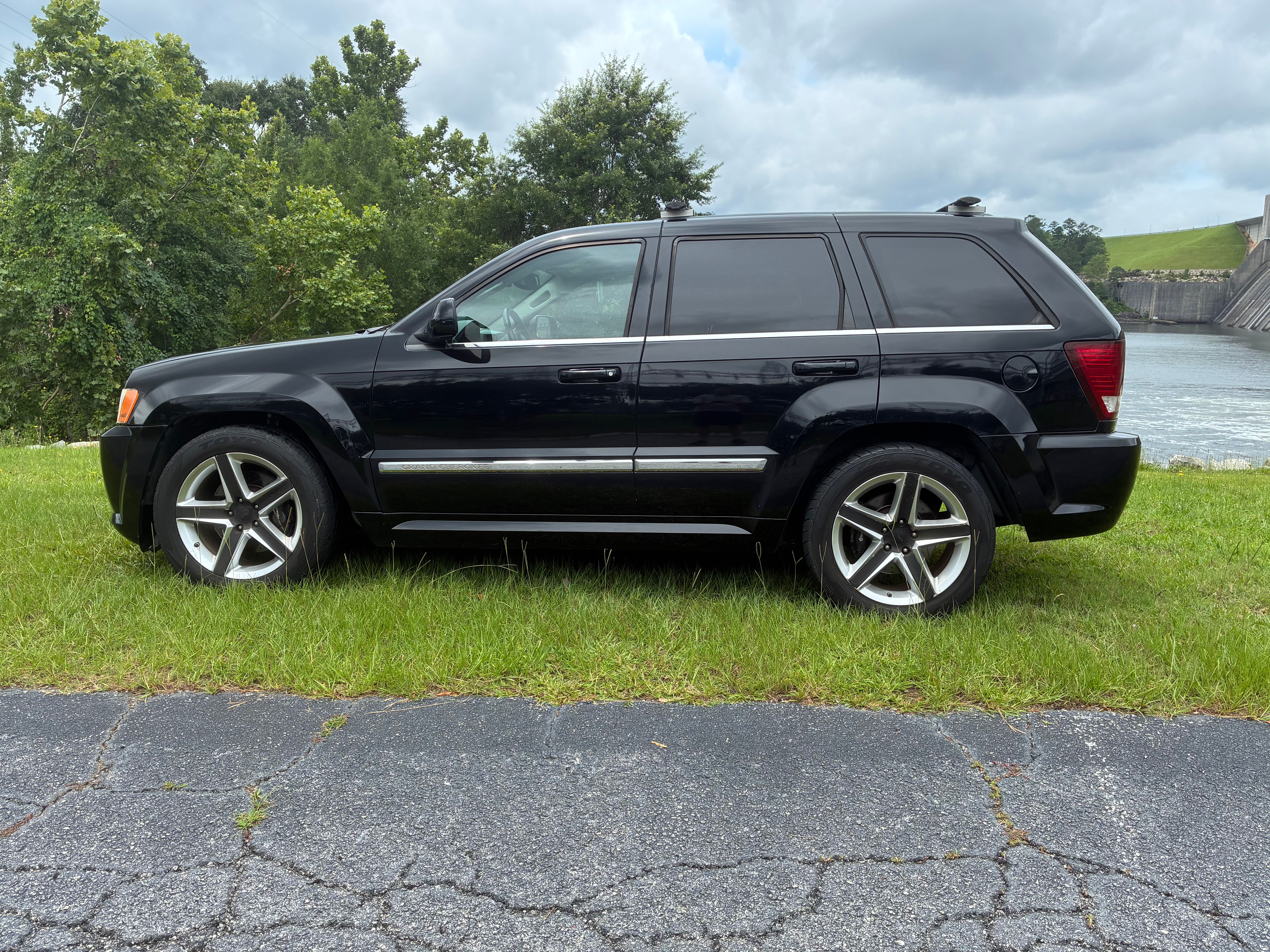 Used 2007 Jeep Grand Cherokee SRT8 w/ SRT Option Group I AWD/4WD image 9