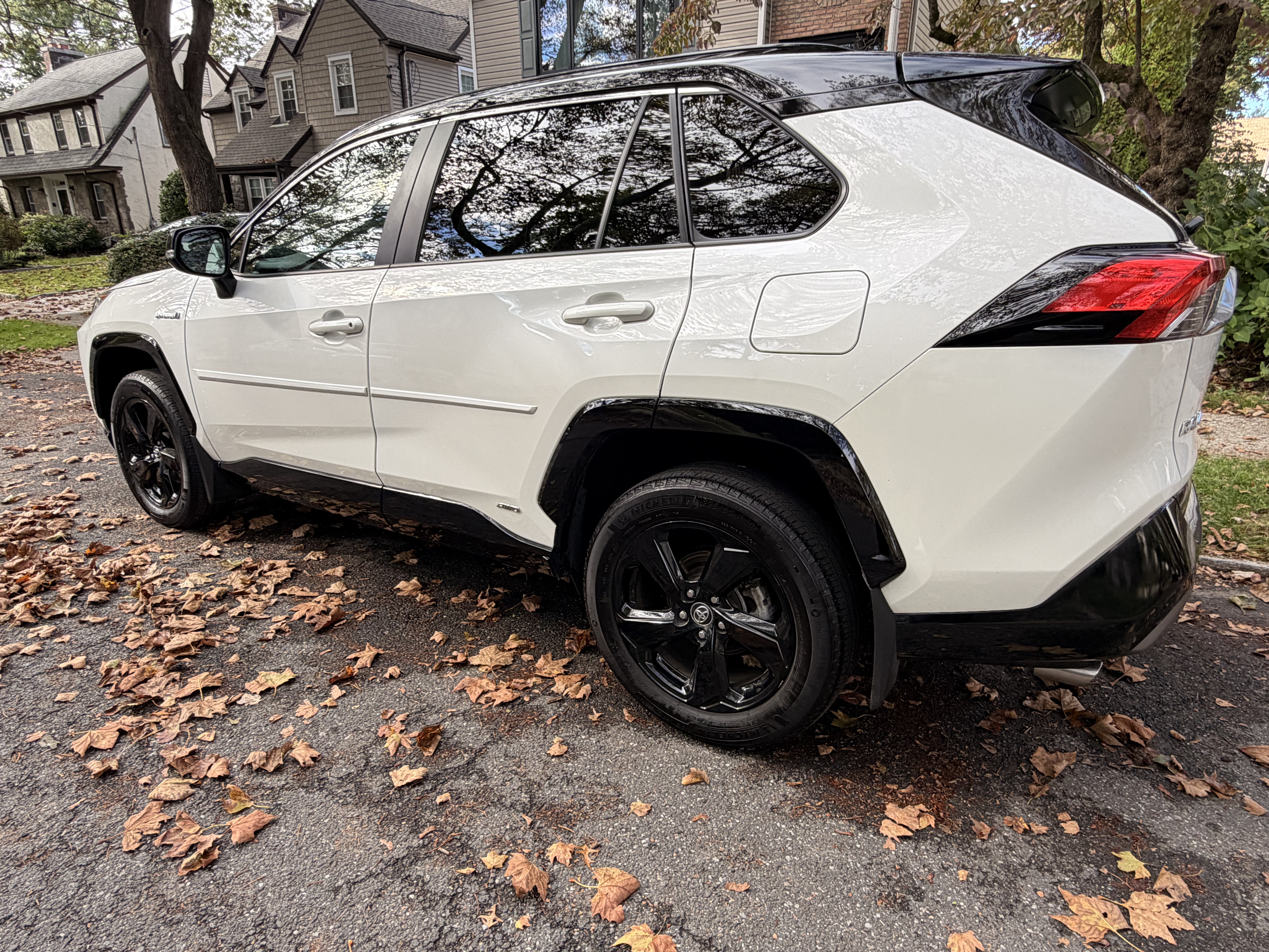 Used 2021 Toyota RAV4 XSE AWD/4WD image 6