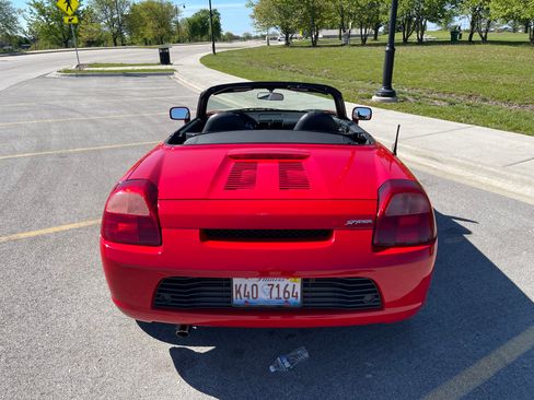 Used 2001 Toyota MR2 RWD image 6