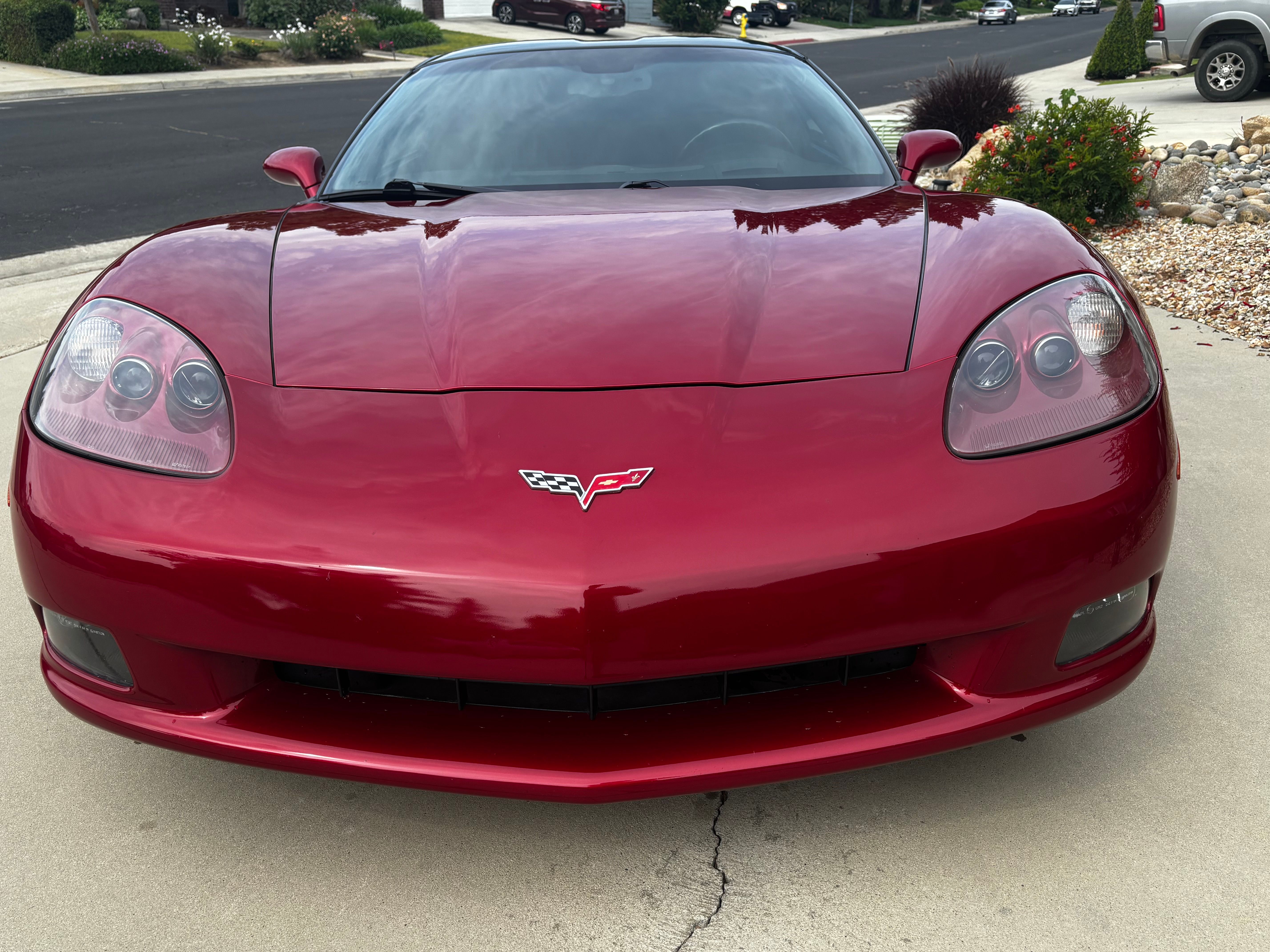Used 2005 Chevrolet Corvette Coupe w/ Preferred Equipment Group RWD image 17