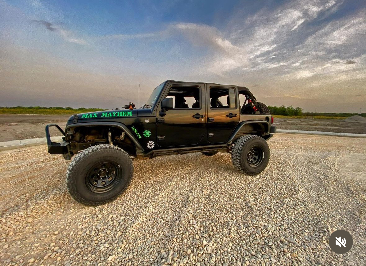 Used 2012 Jeep Wrangler Unlimited Sport AWD/4WD image 9