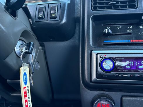 Used 1993 Ford Festiva L image 18