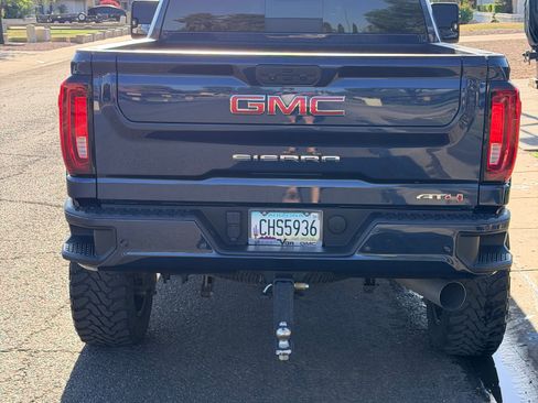 Used 2023 GMC Sierra 2500 AT4 w/ AT4 Preferred Package image 5