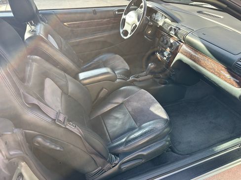 Used 2004 Chrysler Sebring Limited image 12