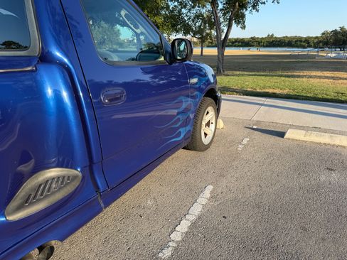 Used 2003 Ford F150 Lightning image 17