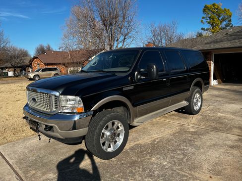 Used 2001 Ford Excursion Limited image 1
