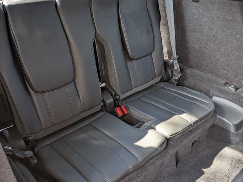 Used 2018 Land Rover Range Rover Sport SE image 30