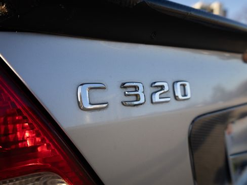 Used 2005 Mercedes-Benz C 320 4MATIC Sedan image 13