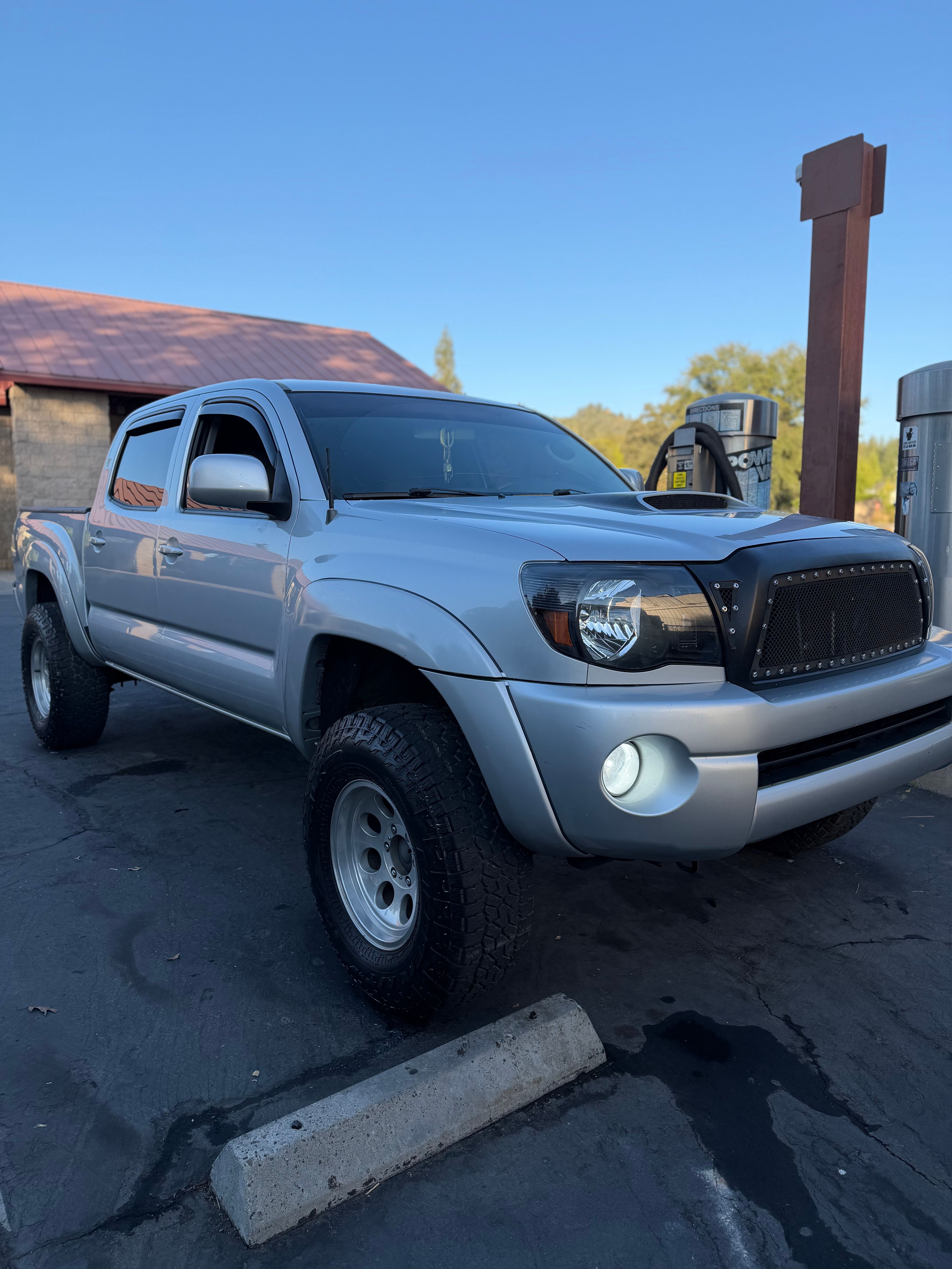 Used 2006 Toyota Tacoma 4x4 Double Cab image 2