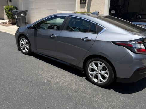 Used 2019 Chevrolet Volt Premier w/ Driver Confidence II Package FWD image 25