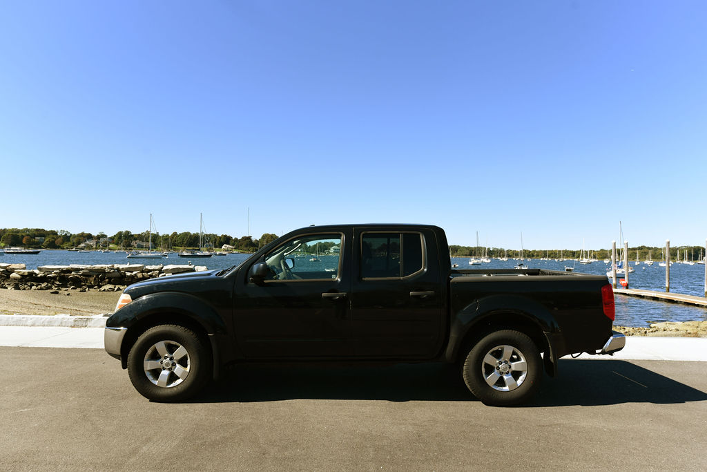 Used 2011 Nissan Frontier SV w/ SV Premium Utility Pkg AWD/4WD image 8