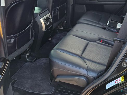 Used 2010 Lexus GX 460 image 19