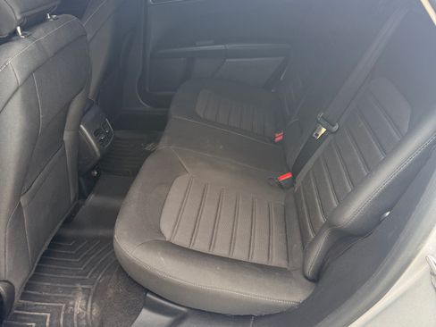 Used 2019 Ford Fusion SE image 14