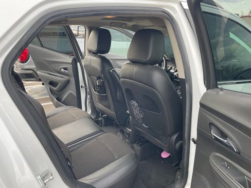 Used 2018 Buick Encore Preferred image 10