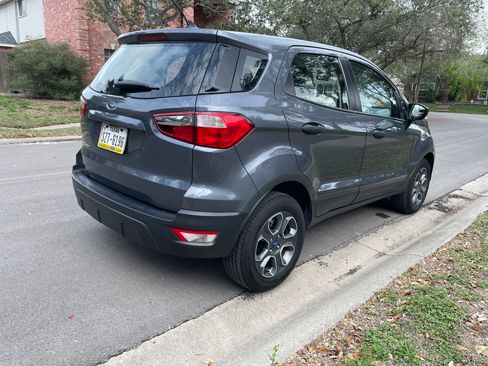 Used 2021 Ford EcoSport S image 12