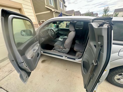 Used 2010 Toyota Tacoma 4x4 Access Cab V6 image 5