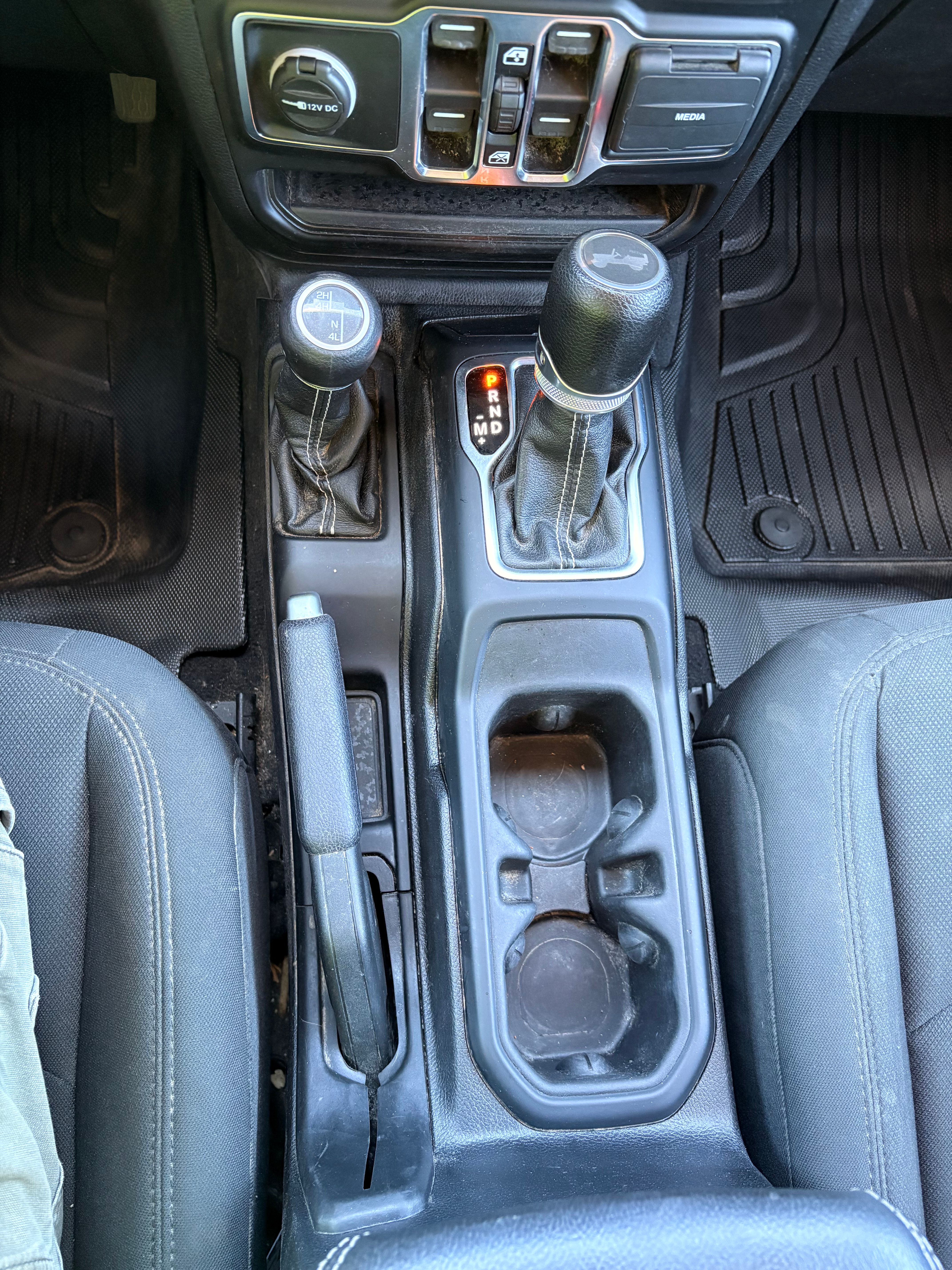 Used 2021 Jeep Wrangler Unlimited Sahara w/ Uconnect 4C Nav & Sound Group AWD/4WD image 19