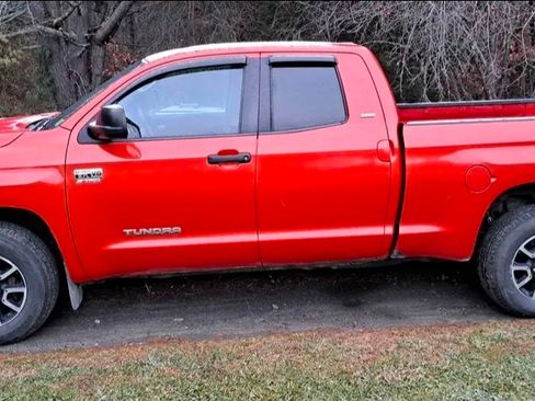 Used 2016 Toyota Tundra SR5 image 5