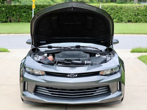 Used 2018 Chevrolet Camaro LT RWD image 15