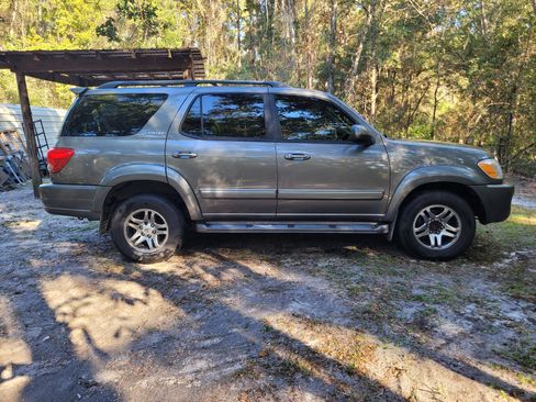 Used 2005 Toyota Sequoia Limited image 1