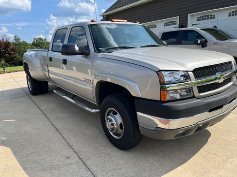 Used 2004 Chevrolet Silverado 3500 4x4 Crew Cab w/ Skid Plate Package image 1