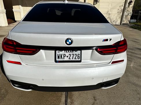 Used 2019 BMW 740i w/ M Sport Package image 16