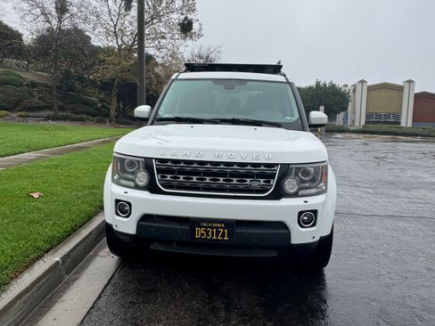 Used 2015 Land Rover LR4 HSE image 2