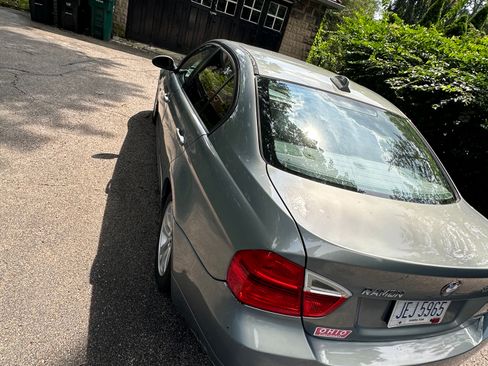 Used 2006 BMW 325i Sedan RWD image 9