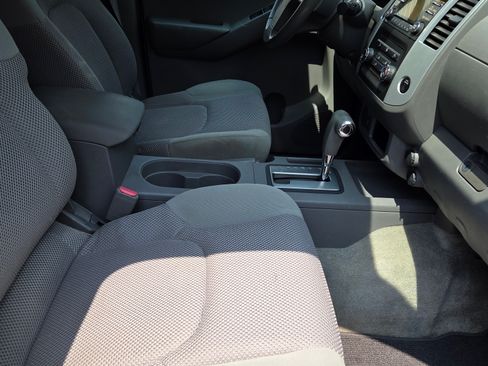 Used 2013 Nissan Frontier SV RWD image 13